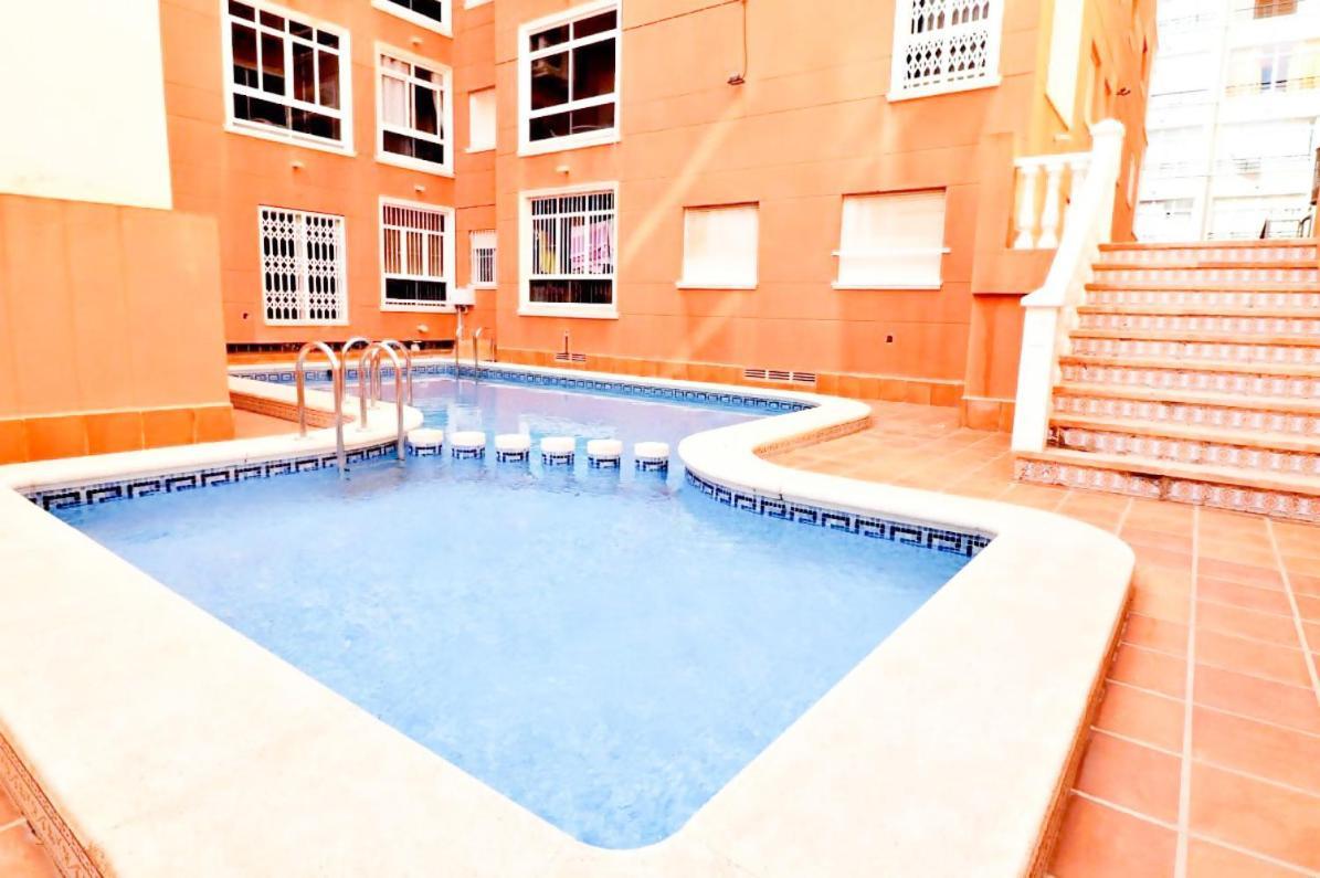 Apartamento Pink Azure Torrevieja Luaran gambar